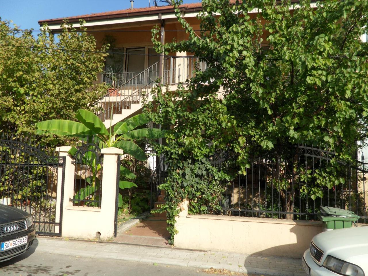 Misko'S Guest House Skopje Ngoại thất bức ảnh